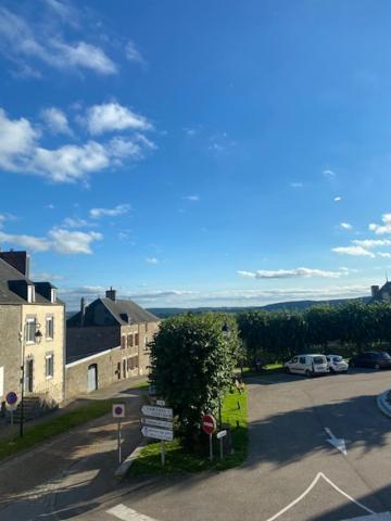 Appartement Panorama Sur Le Chateau De Carrouges Extérieur photo